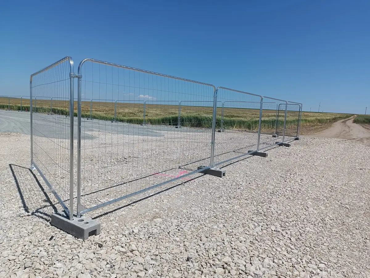 Imprejmuire cu gard mobil de santier la un parc eolian