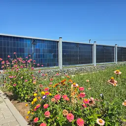 Gard din panouri fotovoltaice
