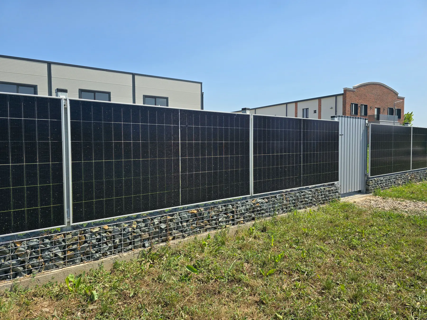 Gard din panouri fotovoltaice