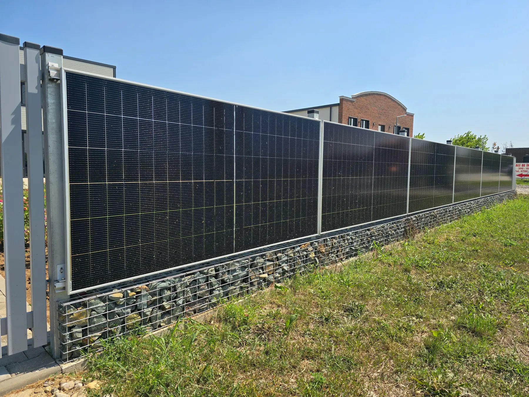 Gard din panouri fotovoltaice