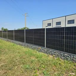 Gard din panouri fotovoltaice