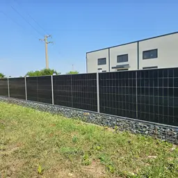 Gard din panouri fotovoltaice