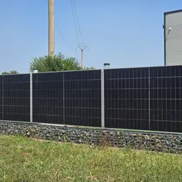 Gard din panouri fotovoltaice