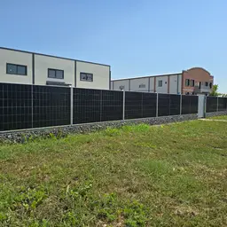Gard din panouri fotovoltaice