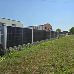 Gard din panouri fotovoltaice