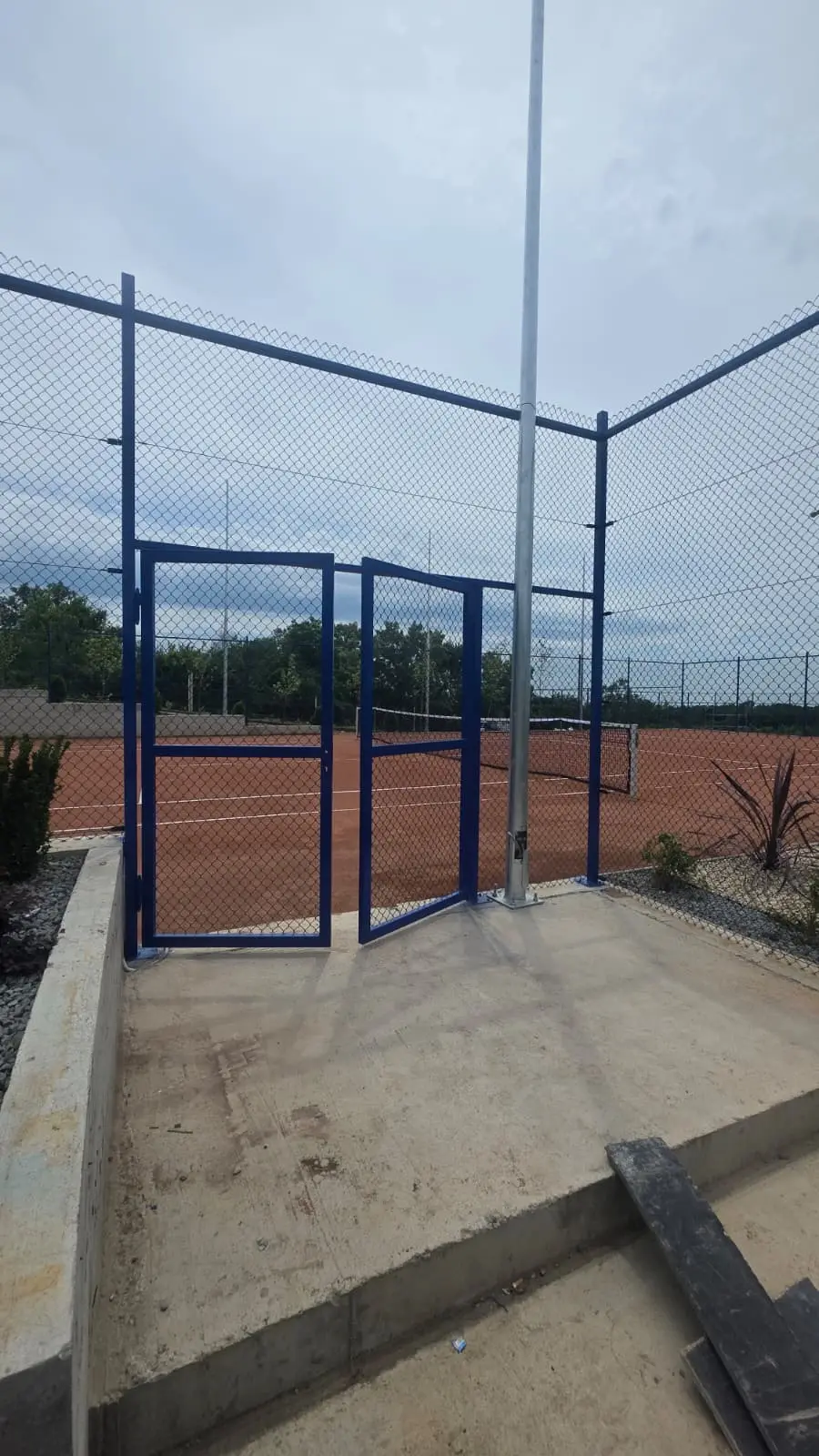 Gard Teren Tenis cu Plasa Impletita