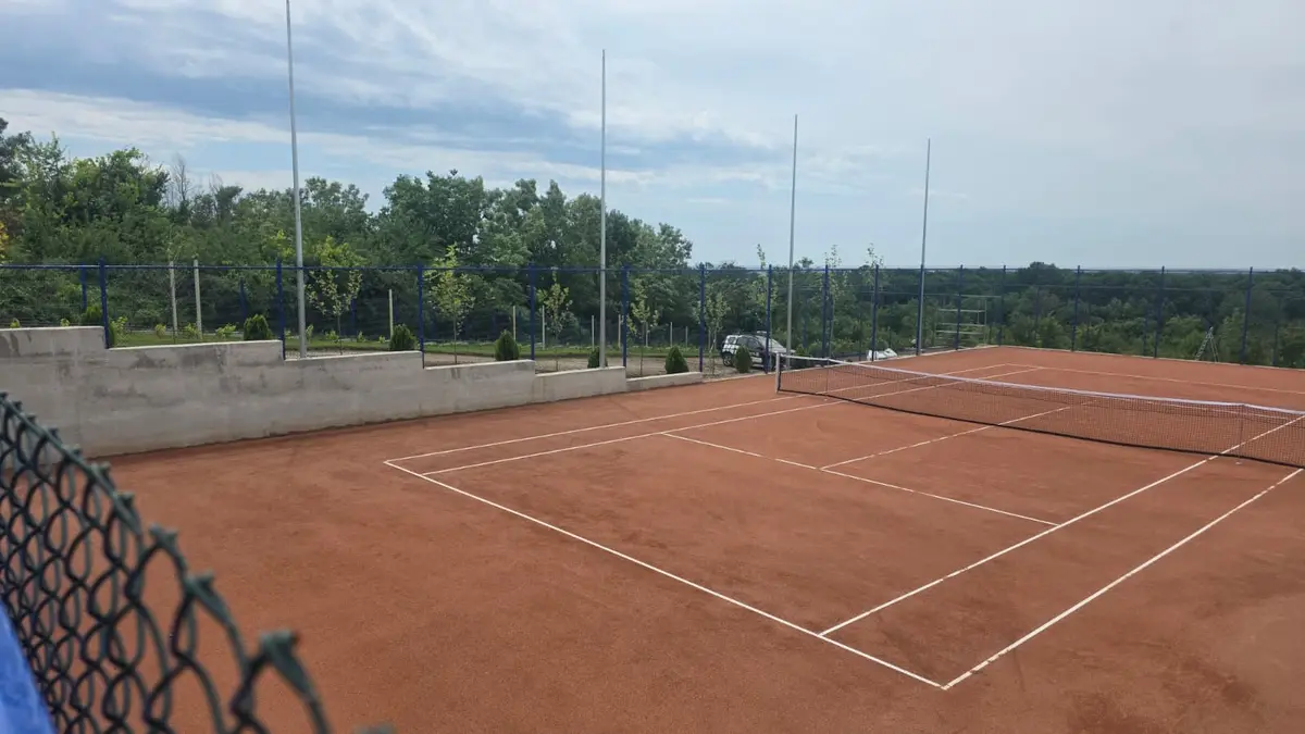 Imprejmuire Teren Tenis cu Plasa Impletita