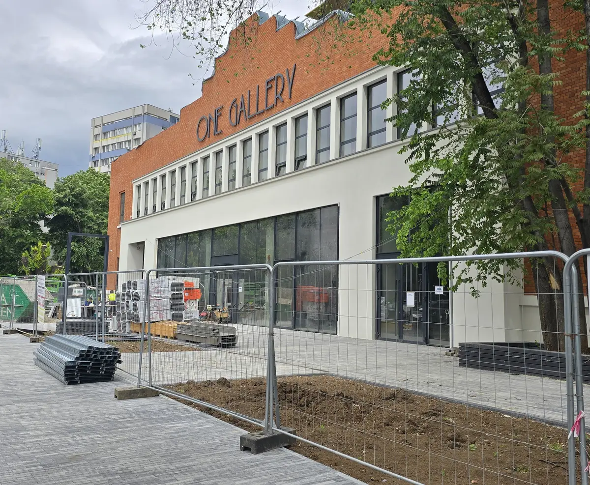 Gard mobil de santier la one gallery hala ford floreasca