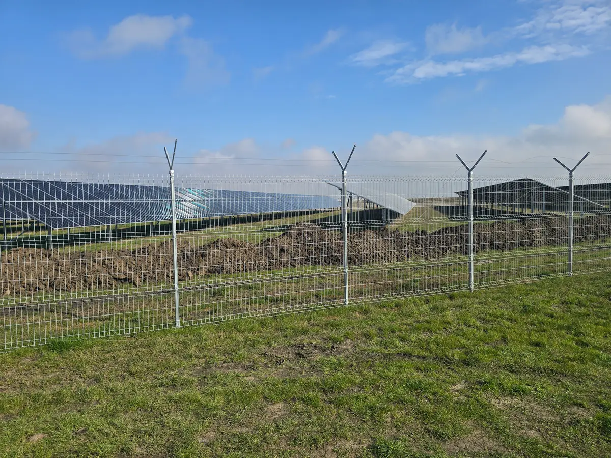Gard bordurat zincat parc fotovoltaic waldevar