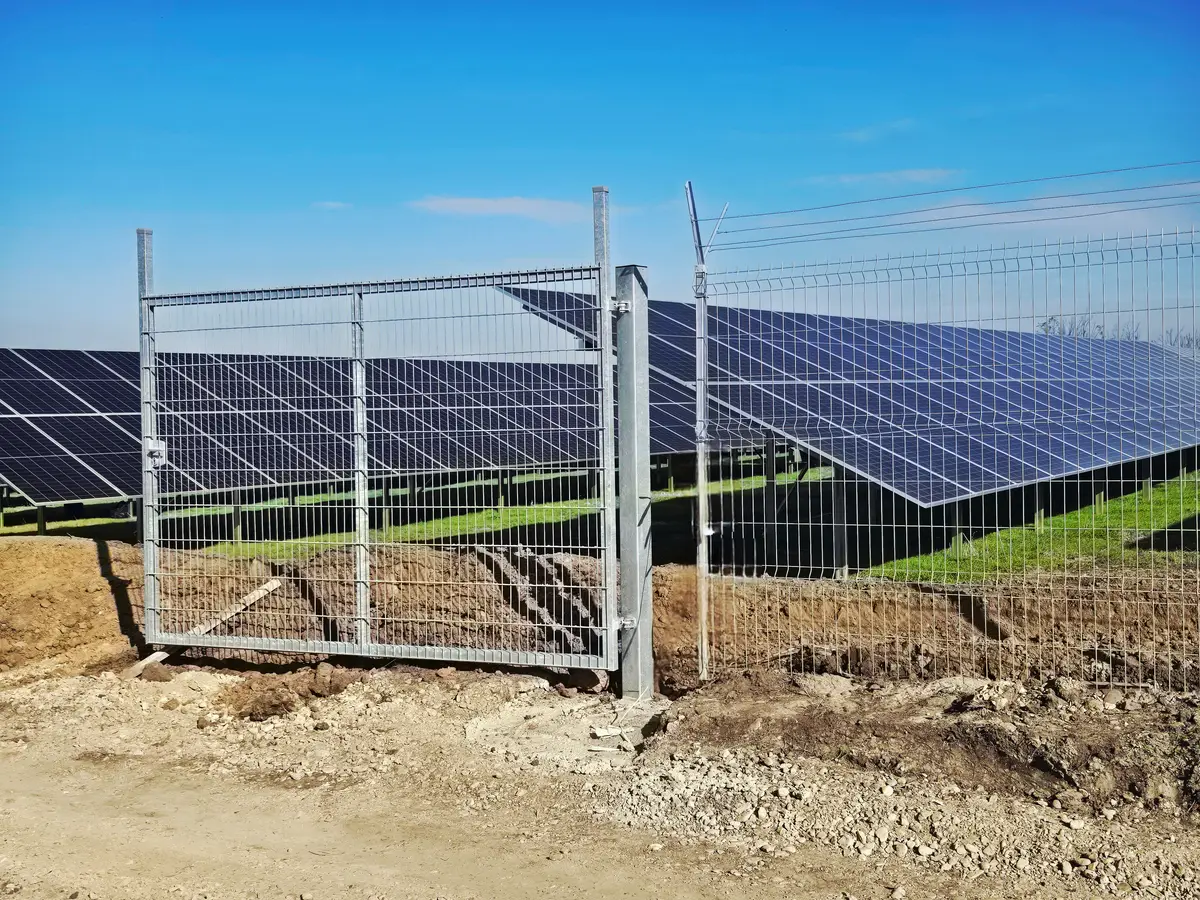 Gard bordurat zincat parc fotovoltaic waldevar
