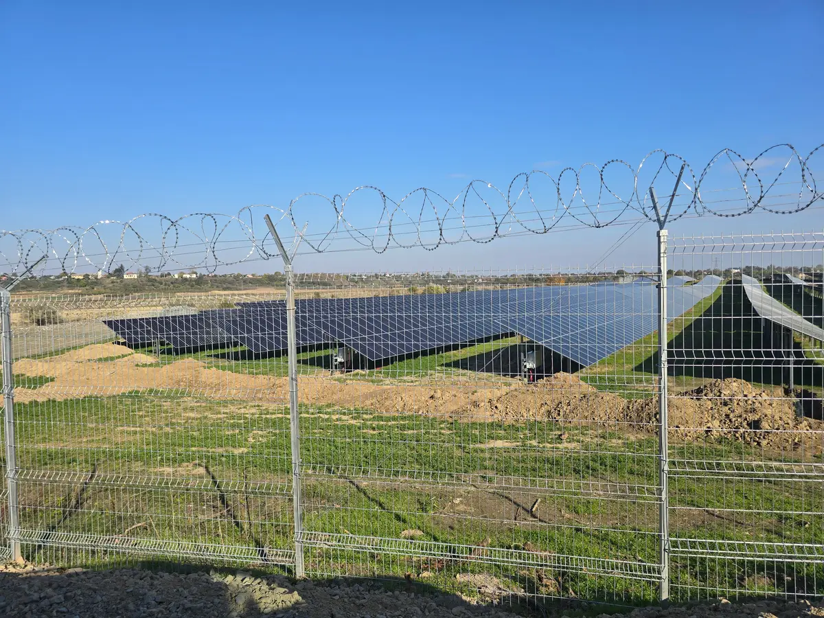 Gard bordurat zincat parc fotovoltaic waldevar