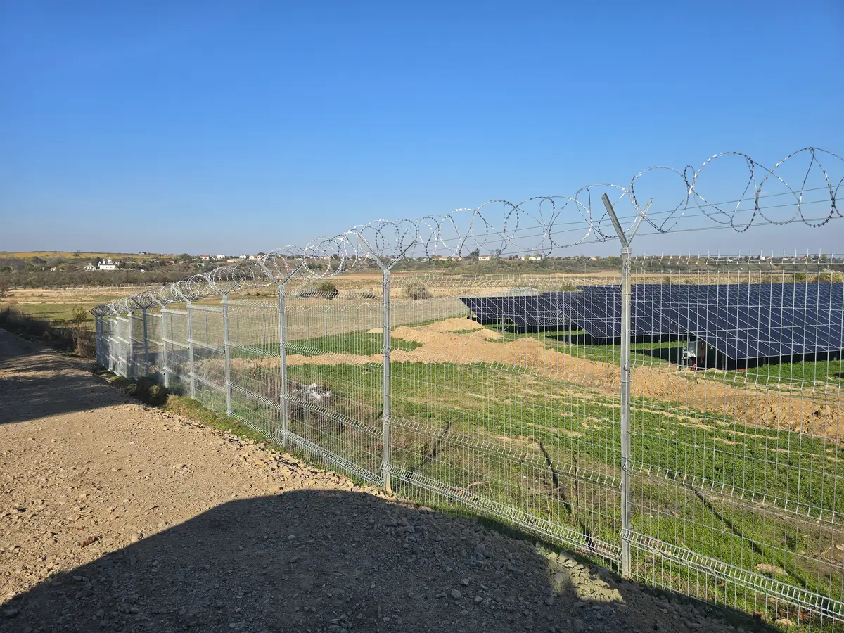 Gard bordurat zincat parc fotovoltaic waldevar