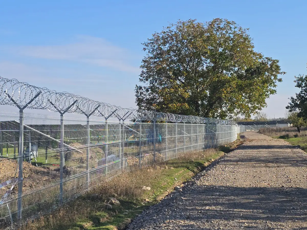 Gard bordurat zincat parc fotovoltaic waldevar