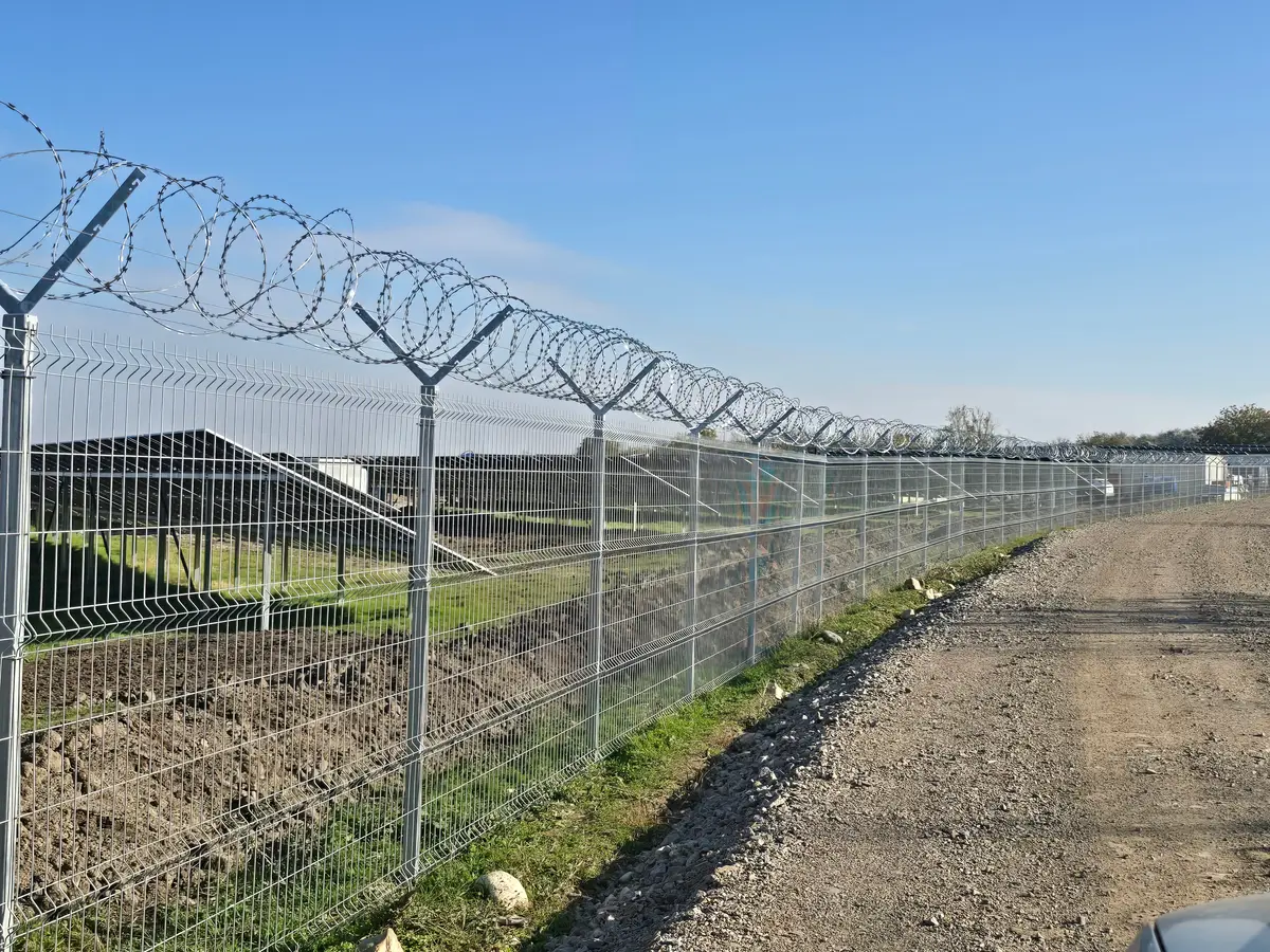 Gard bordurat zincat parc fotovoltaic waldevar