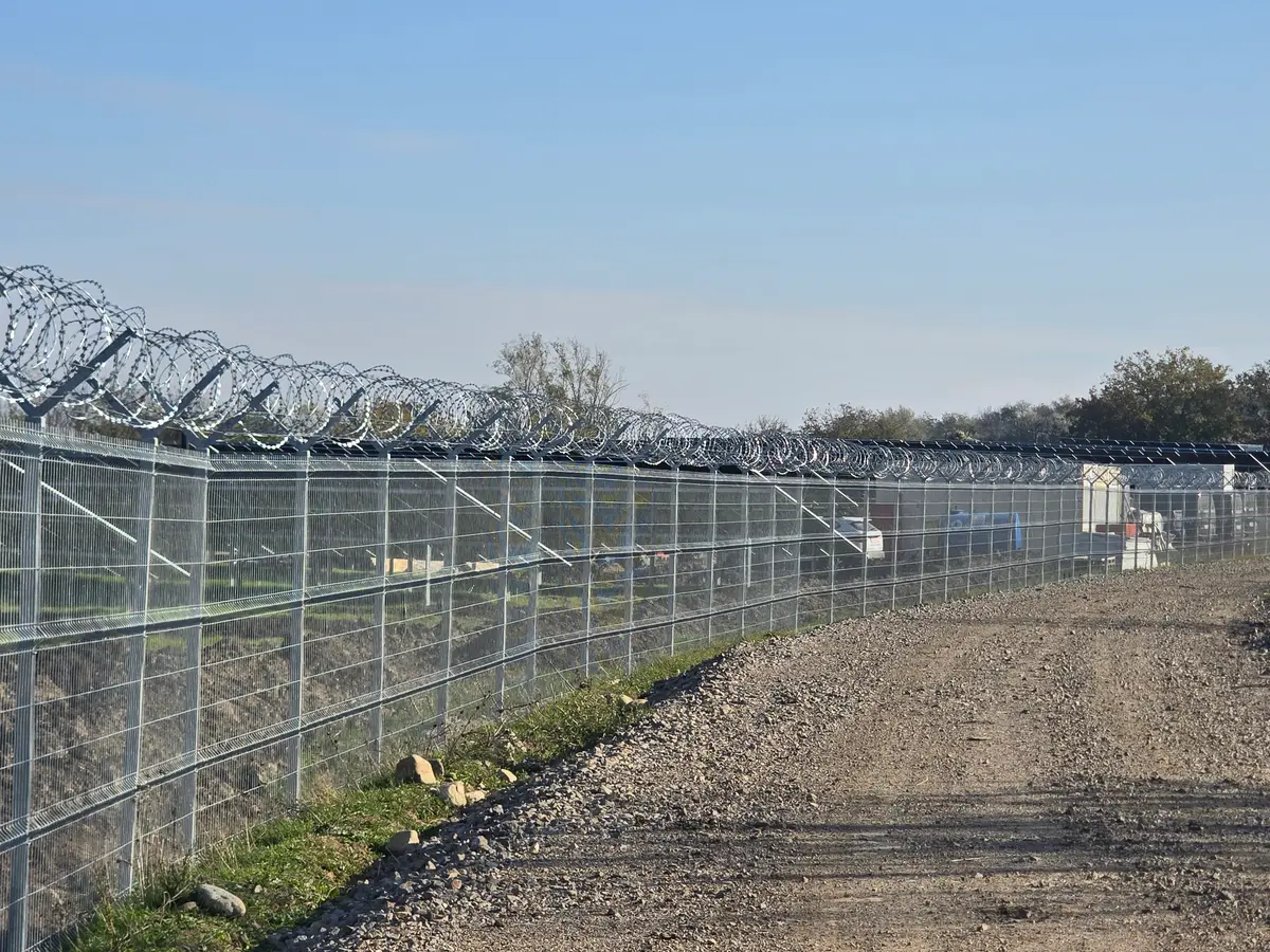 Gard bordurat zincat parc fotovoltaic waldevar