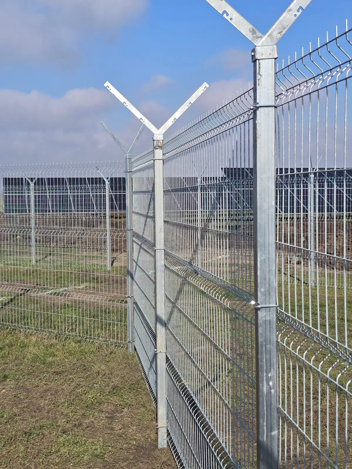 Gard bordurat zincat parc fotovoltaic waldevar