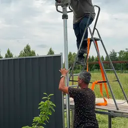 Gard de santier semi permanent cu stalpi batuti