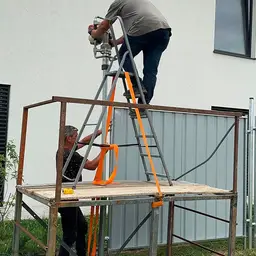 Gard de santier semi permanent cu stalpi batuti