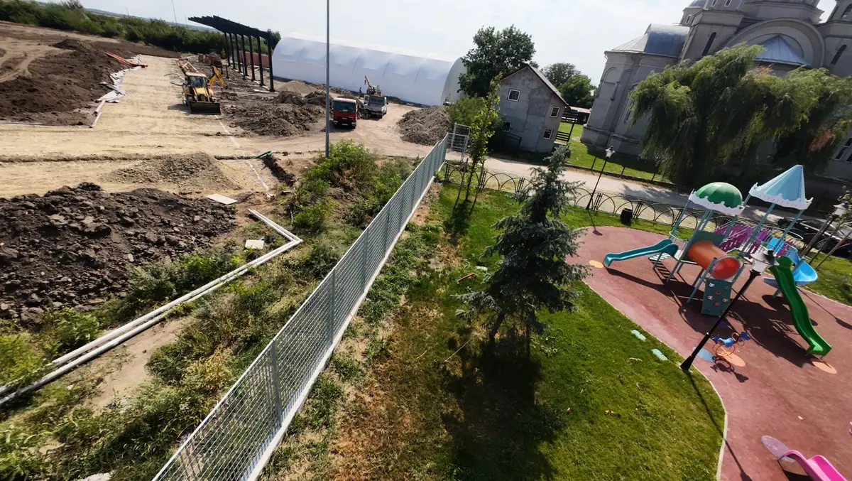 Gard loc de joaca si teren fotbal dambovita