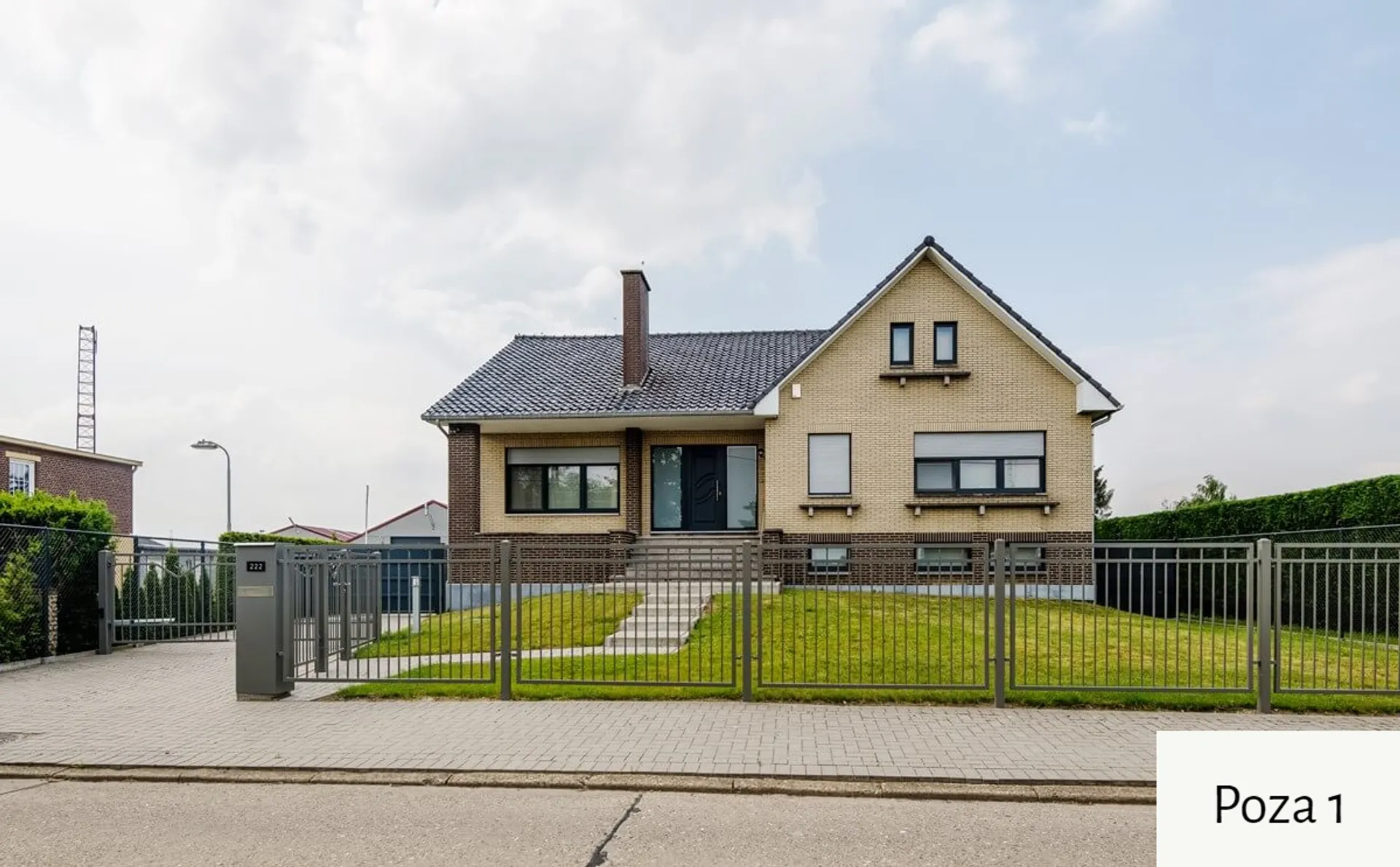 Iti construiesti o casa si ai nevoie de inspiratie la gard? Gardul vechi a ruginit si vrei unul nou? Sau doar vrei sa intelegi mai bine gamele noastre de garduri rezidentiale?