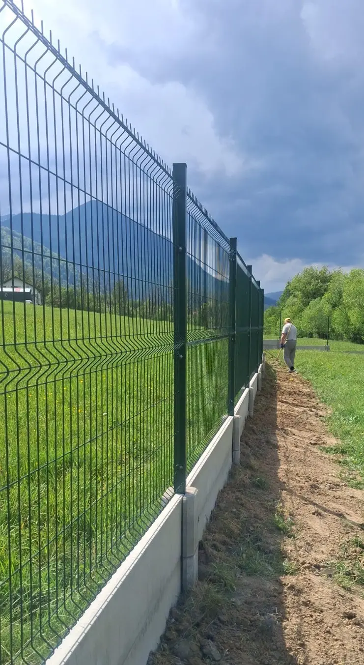 Solutie completa gard bordurat cu soclu prefabricat